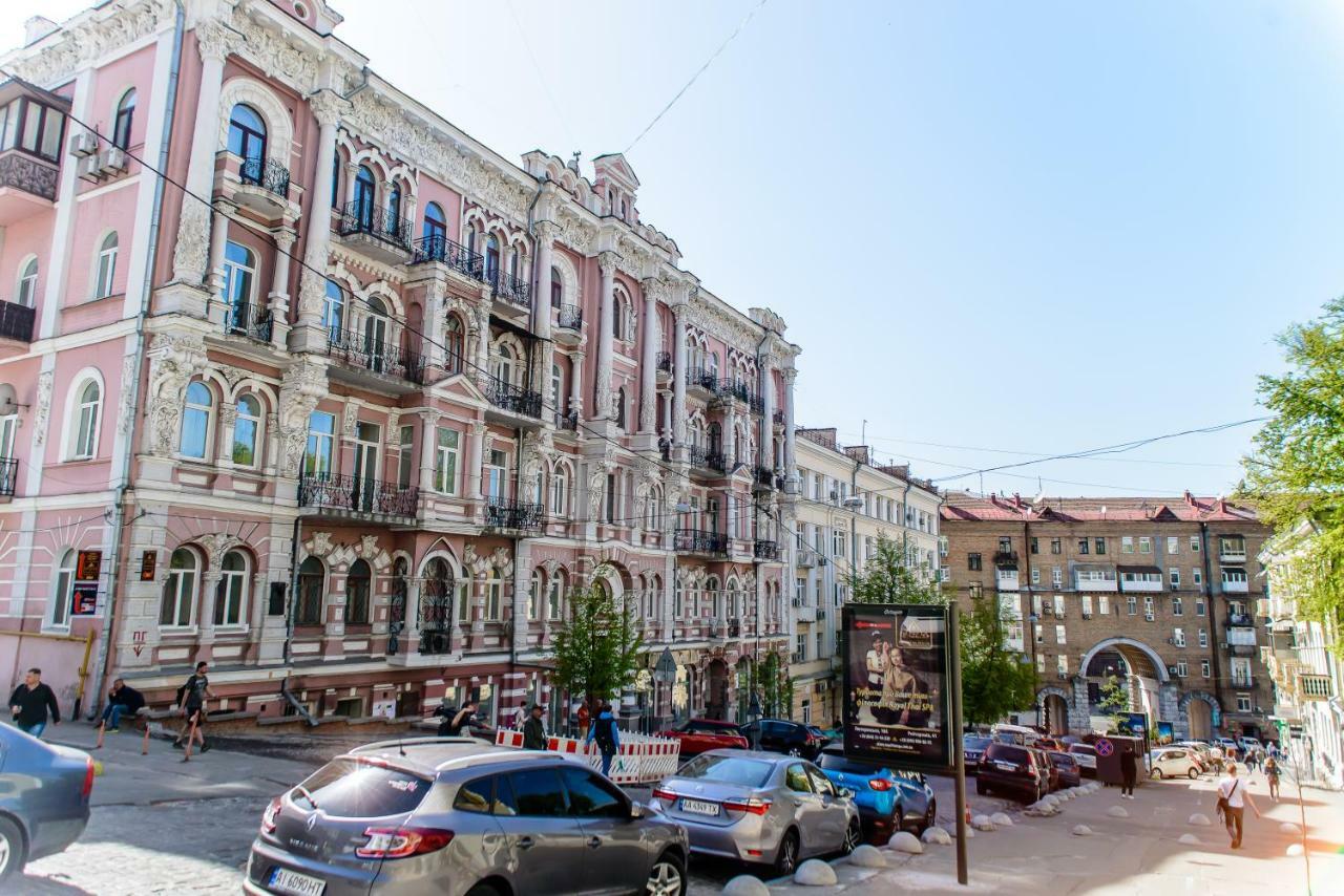 Globus Lipki Hostel Kiev Exterior foto
